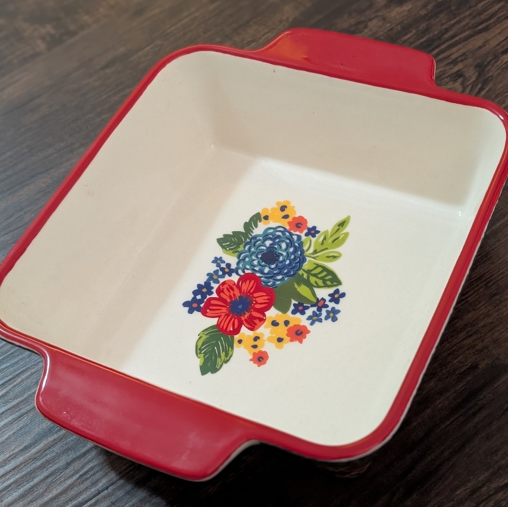 Floral Red and White Baking Dish